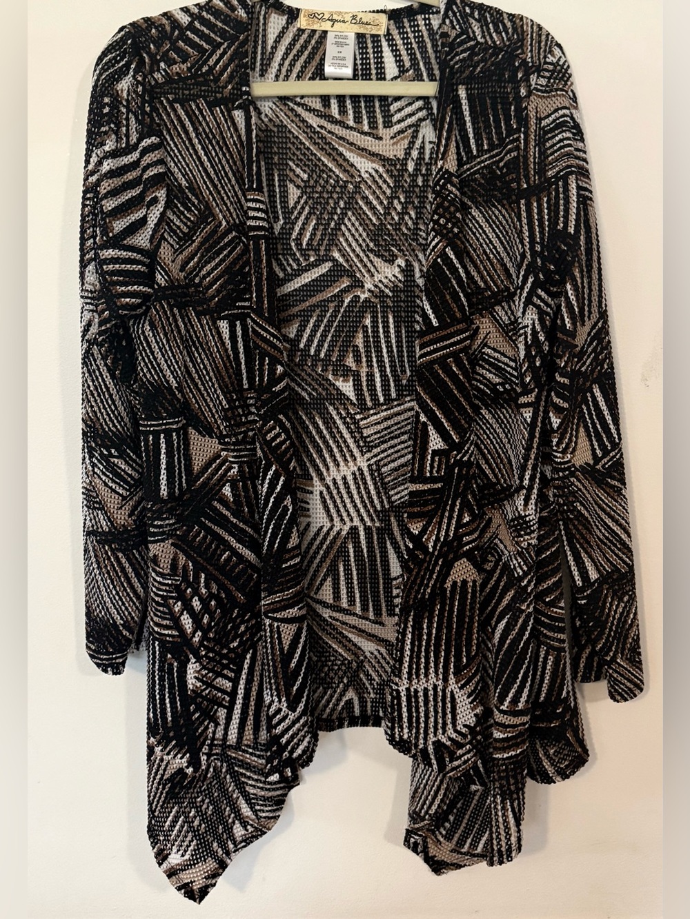 Women’s Aqua Blues Black & White Floral Scoop Neck Top